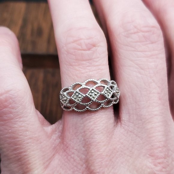 Size 7 925 Sterling Silver Three Small Diamond Chips Rustic Ring - Picture 1 of 7
